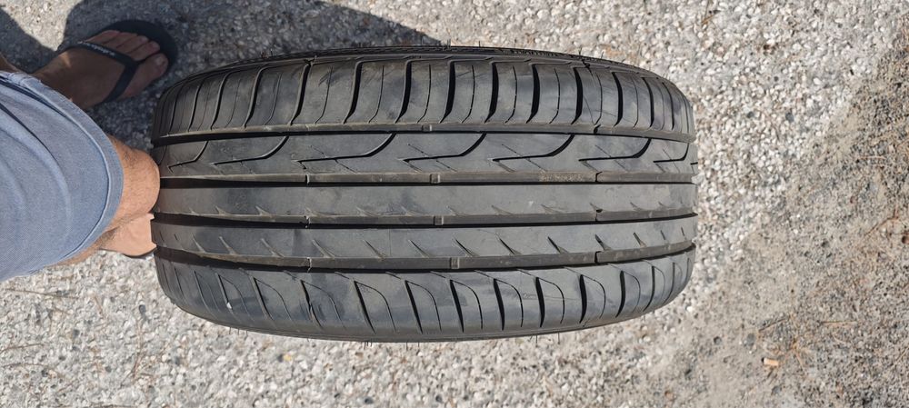 Pneus novos para jante 18