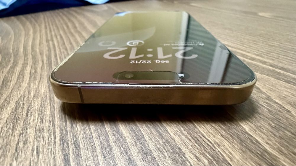 iPhone 16 Pro Max - 256GB - bateria 99% - à prova de água