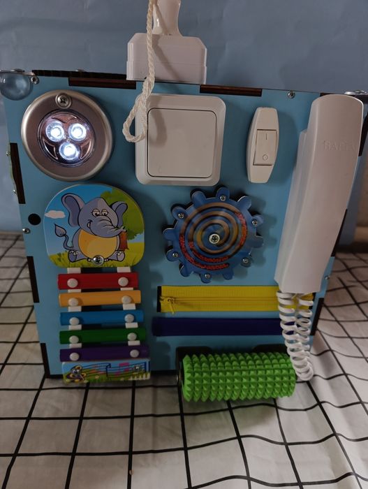 Бізікуб у блакитному кольорі