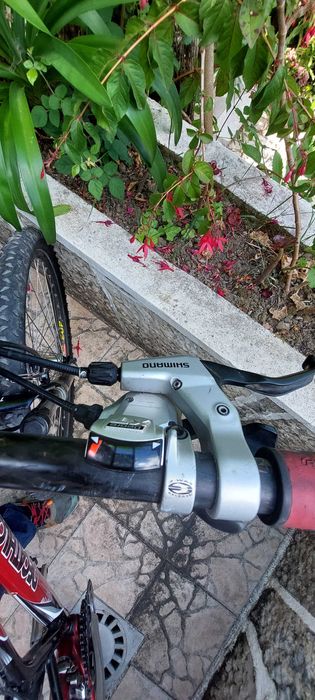 Bicicleta de suspensão total