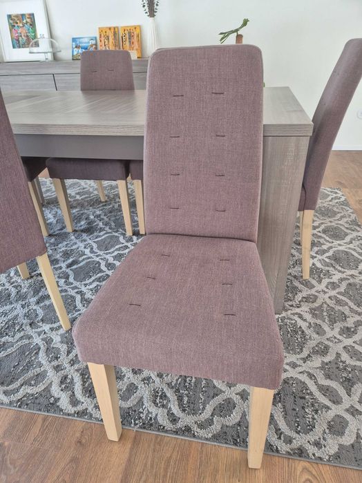 Moveis de sala de jantar - mesa, 6 cadeiras e um aparador