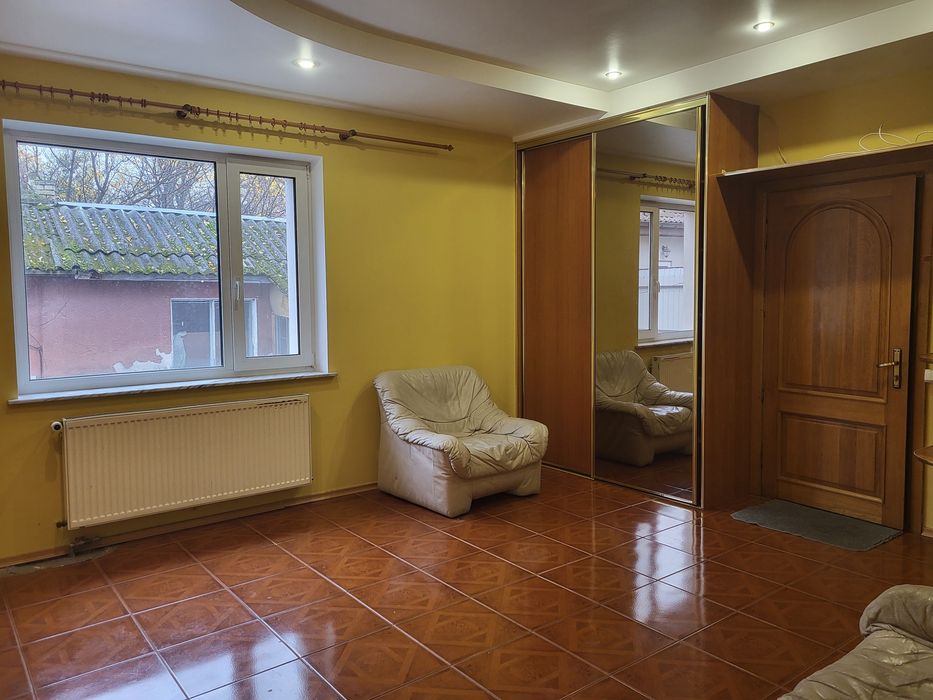 Продам частину будинку в центрі