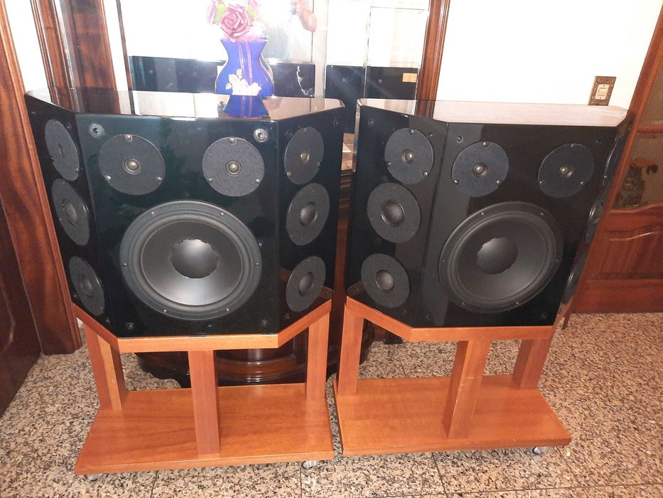 CELLO AMATI  PRO . Par de colunas , Mad ( Mark Levinson )  .