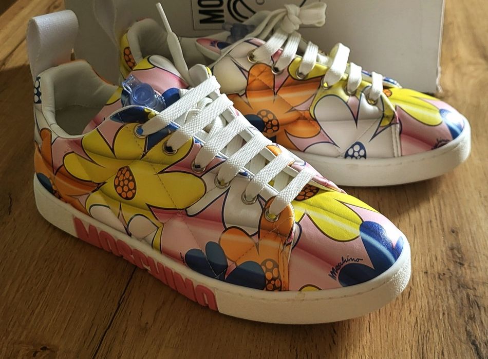 Nowe sneakersy Moschino r39