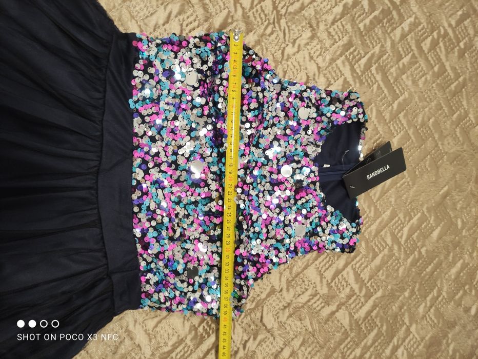 Sukienka z cekinami, nowa