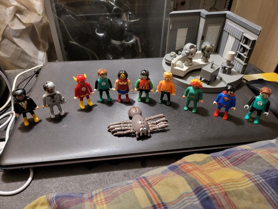 Varias Figuras  DC super herois wanda  vision