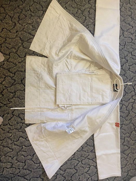 Новые кимоно для дзюдо Mizuno | Kusakura | IJF