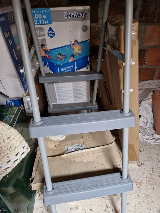 Com ofertas Piscina BESTWAY 4x2.11 metros usada 1 vez.