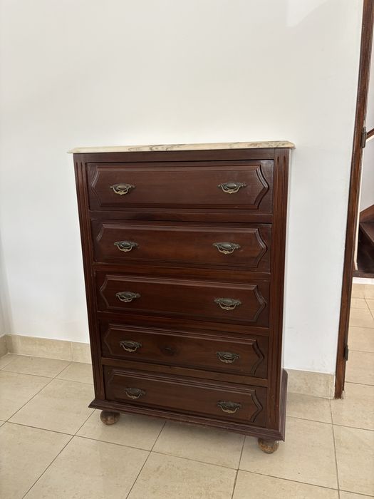 Movel camiseiro com tampo de mármore