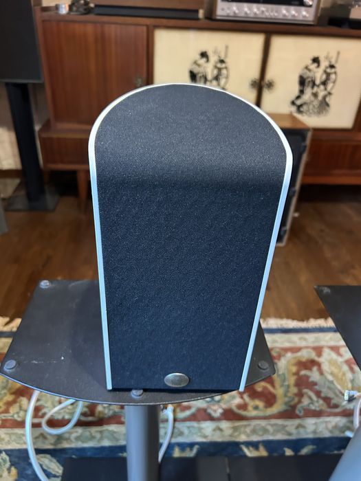 Fantasticas colunas monitoras LINN Kiko como novas. Excelente som