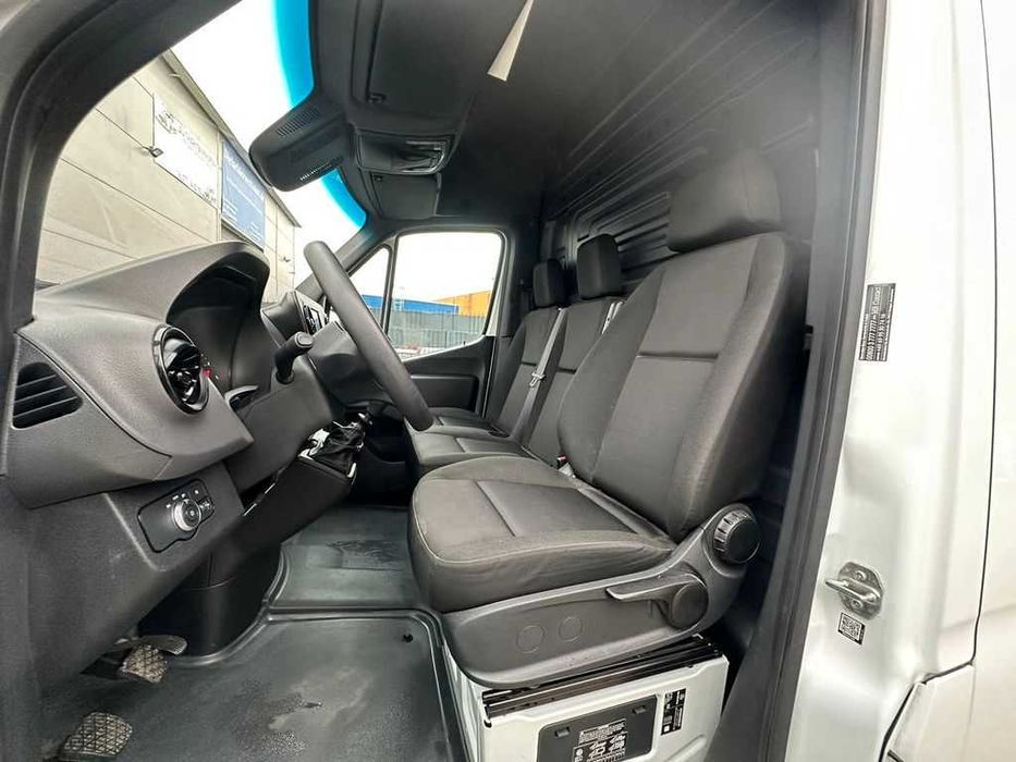 Бампер  MERCEDES Sprinter 907  розборка Мерседес Спрінтер 907
