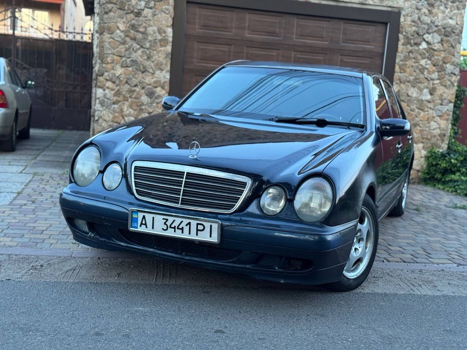 Mercedes W210 E-Class Restyling  2001 год 2л Газ-бензин Автомат