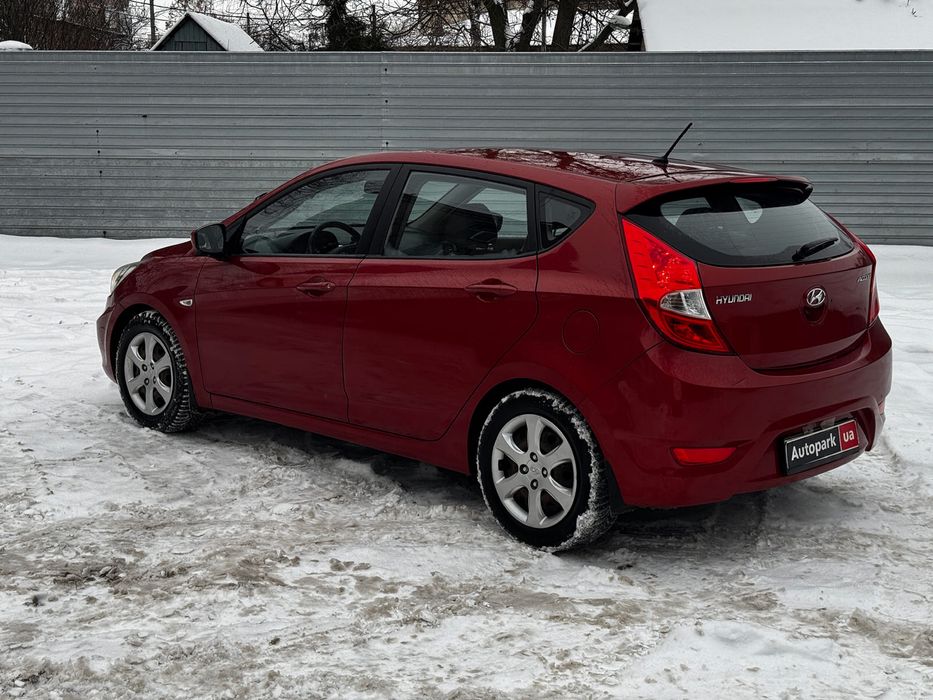Accent Hyundai 12 год