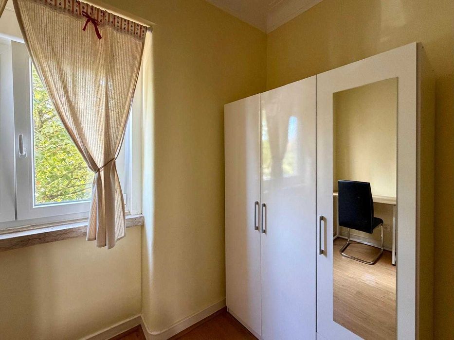 Quarto Individual | 14 m2 para estudantes universitárias | Alvalade / Av. de Roma | Despesas Incluídas | 575 euros