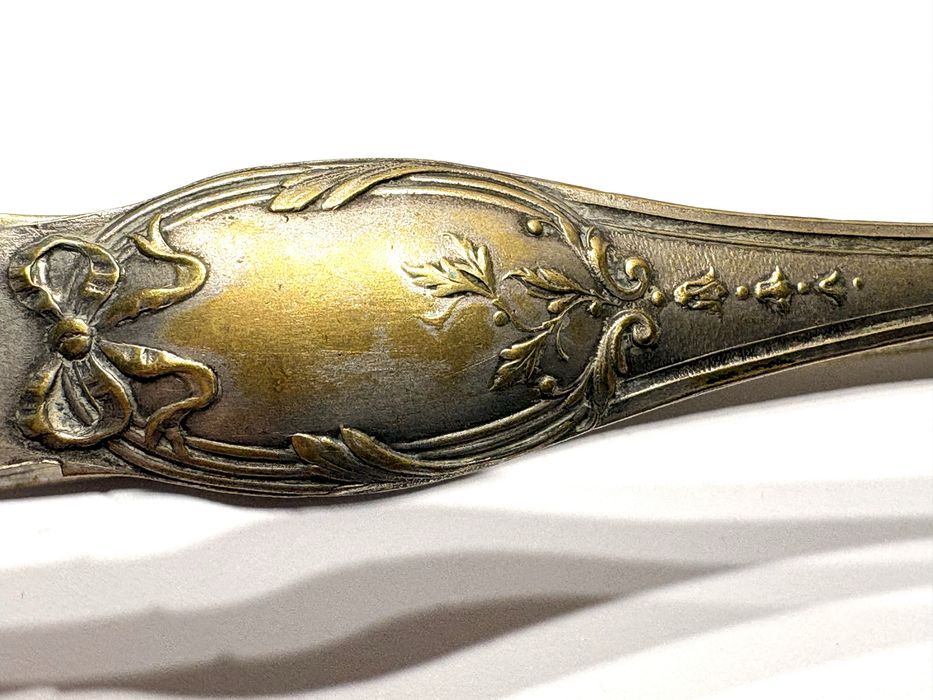 Antiga pinça de cubos de açucar do Sec XIX em casquinha