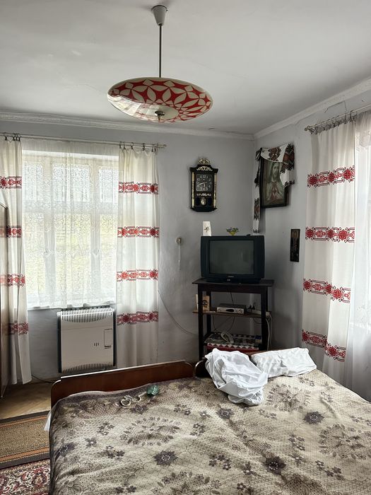 Продам будинок та ділянку