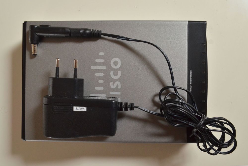 Router CISCO - RV042