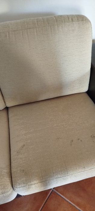 Sofá de dois lugares