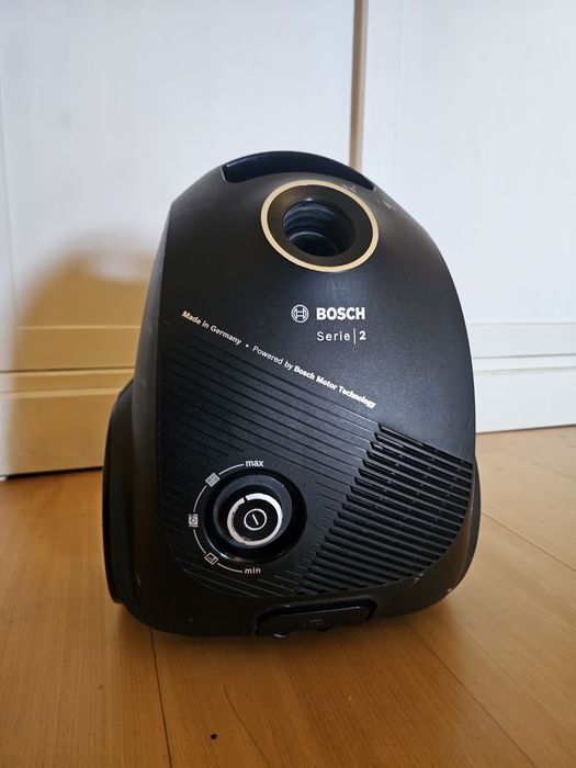 Aspirador Bosch preto