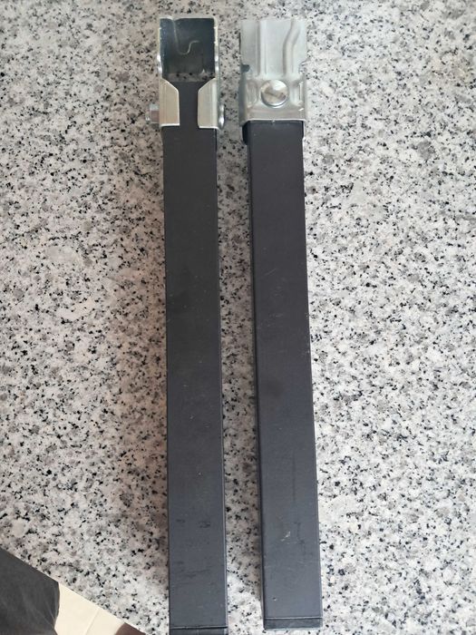 pés  com 30 cm de altura