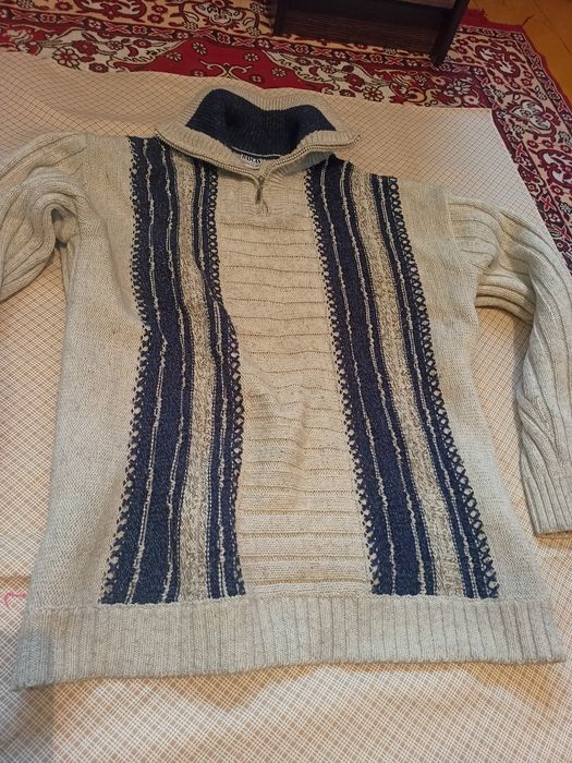 Wełniany sweter męski