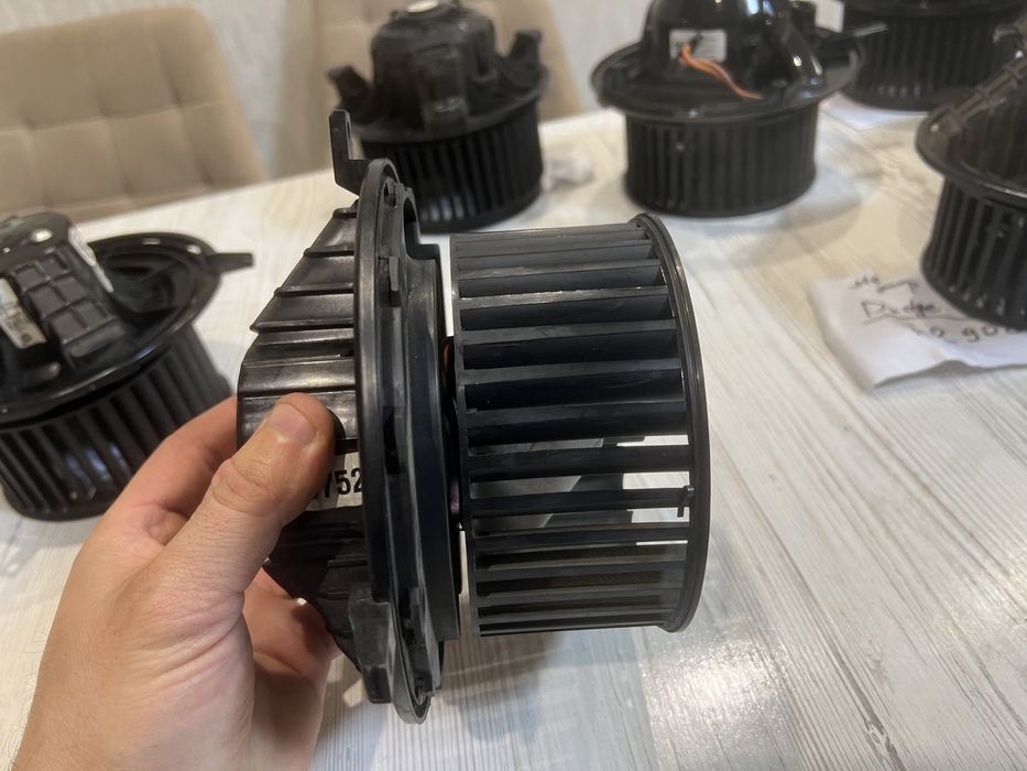 Вентилятор Dodge Journey 990773024x