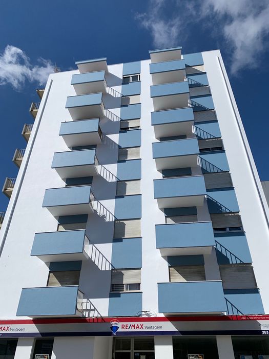 Pintura Predial e Reparação de Fachadas em Lisboa | Trabalhos em Altura (Rapel) | Telhados | Orçamentos Grátis