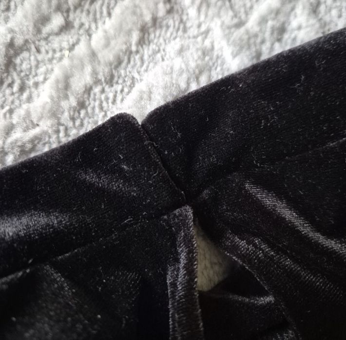 Czarna welurowa sukienka ze stójką,H&M,r.M