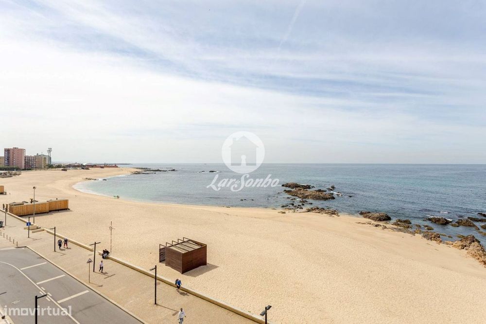 Penthouse T3 com Garagem, Piscina e Vista Mar na Póvoa de Varzim