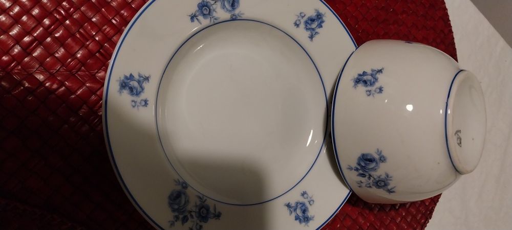 Tigela e prato para pequeno almoço da Candal