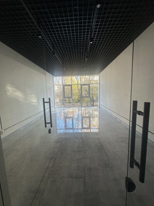 Продаж комерційного приміщення м.Ужгород ТЦ IDM Mall