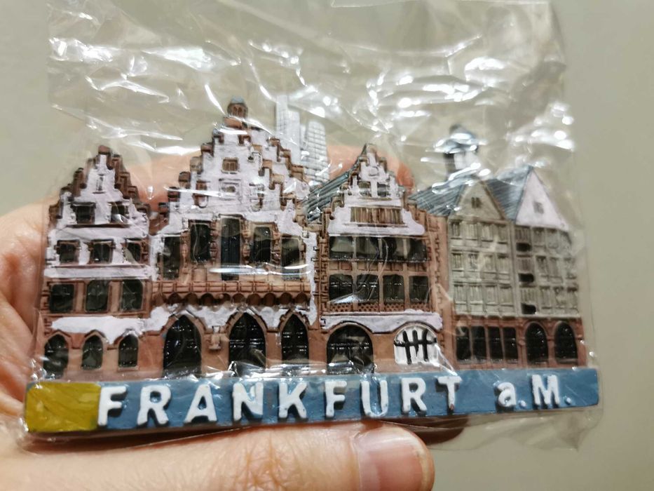 Kolekcjonerski magnes na lodówkę Frankfurt nad Menem suwenir