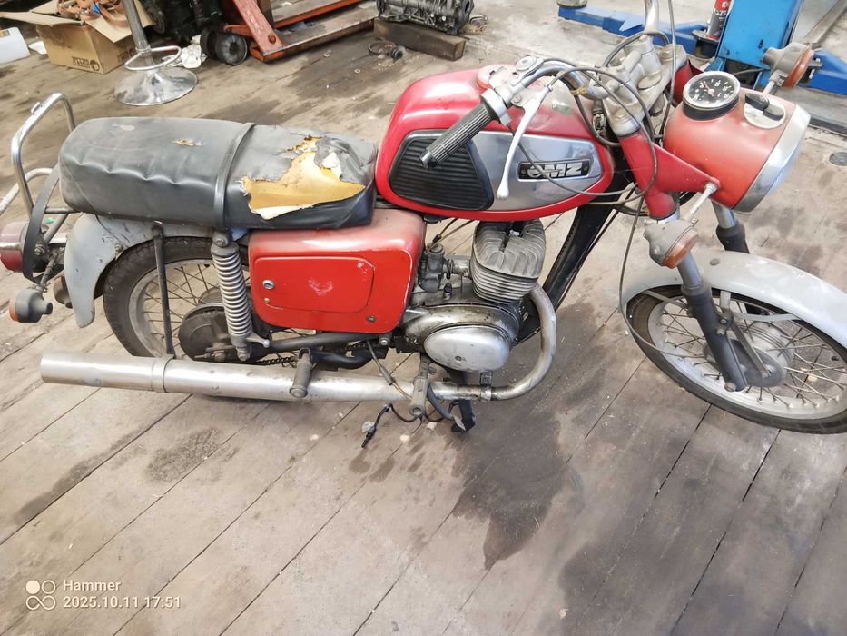 MZ ts 150 z papierami