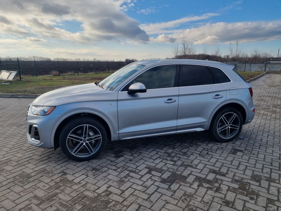 Audi Q5 FY 55e TFSI PHEV S-tronic (367 к.с.) Quattro • S-Line Джерело:
