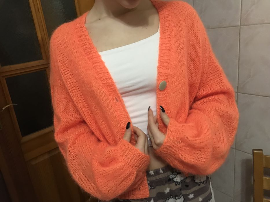 Продам Кофточка паутинка .