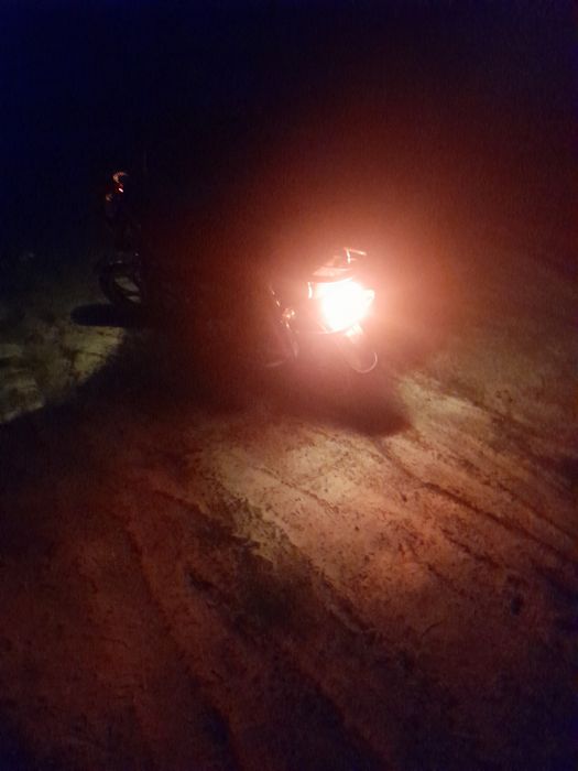 Потребуе ремонту на холодну не запускаеця і карб новий потрібен