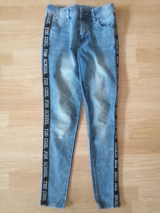 Spodnie jeans 146