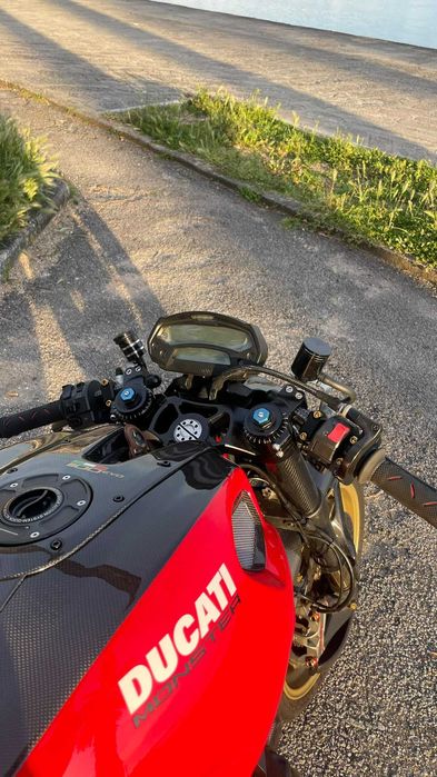 Ducati Monster 1100EVO