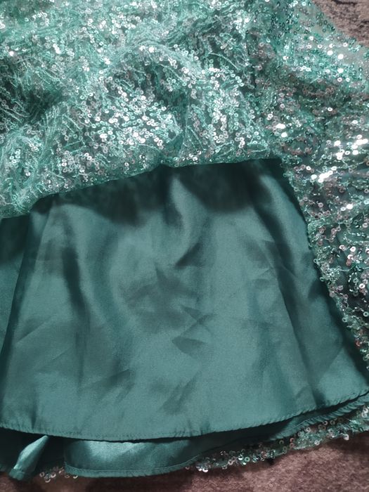 Sukienka śliczna cekinowa z krótkim rękawem galowa John Lewis