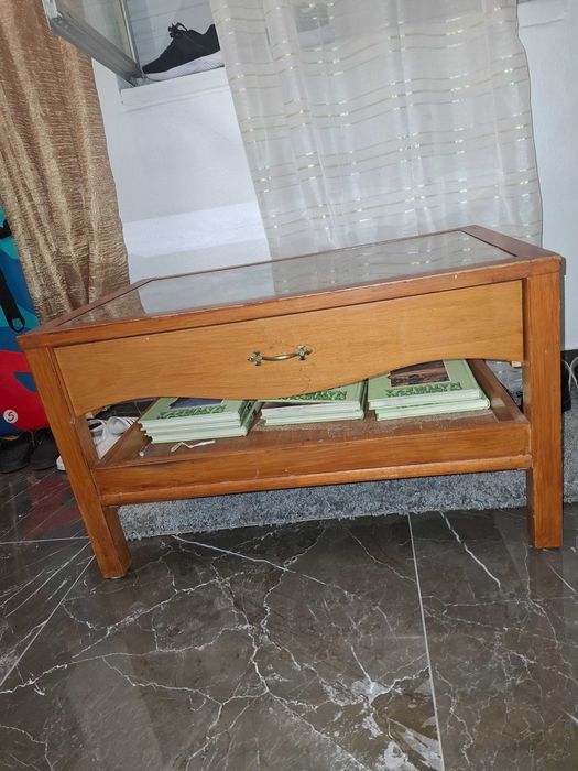 Mesa de centro com gaveta à venda