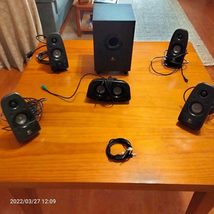 colunas de som em bom estado e a funcionar