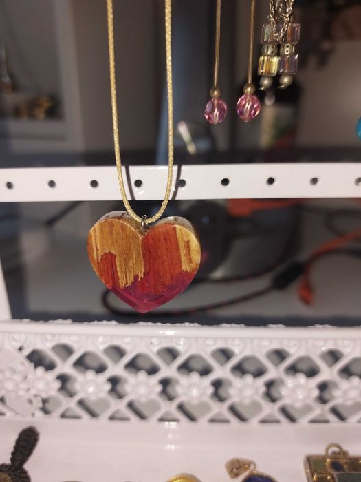 Naszyjnik handmade z drewna wiśni