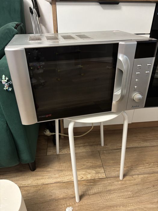 mikrofalówka Amica szara