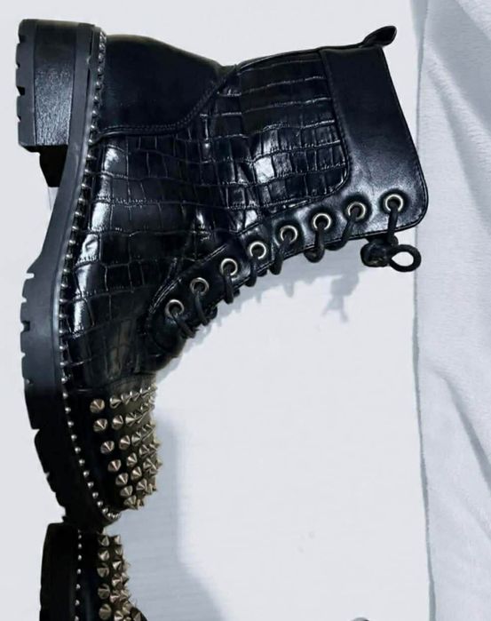 Botki z ćwiekami rozmiar 37