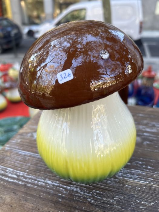 Cogumelos caixa em ceramica