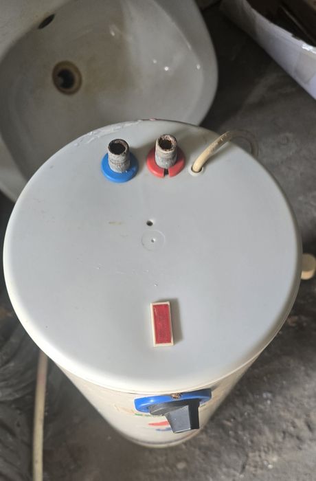 Elektryczny ogrzewacz wody 10 l