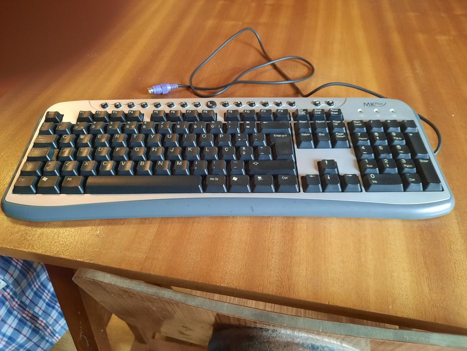 Teclado para PC torre