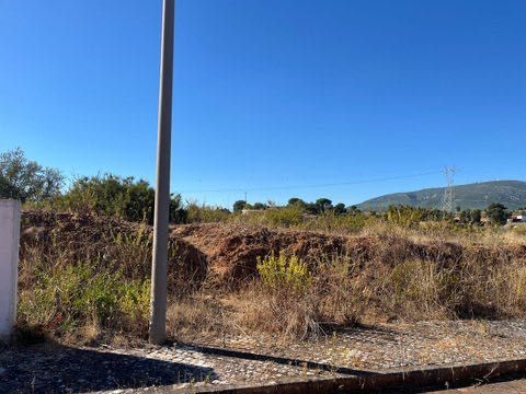 Vende-se terreno na Abrigada e Cabanas de Torres