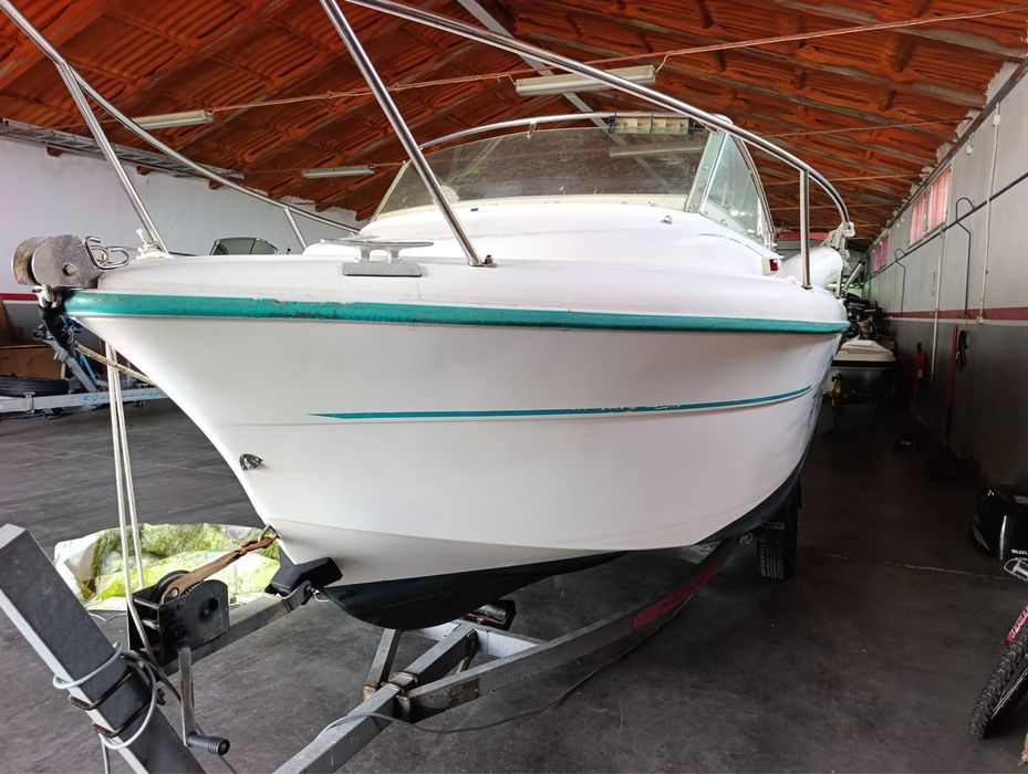 Ocqueteau 485 Semi-Cabinado