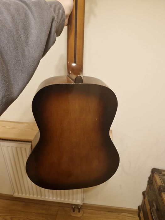 Gitara defil akustyczna